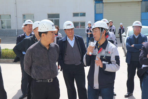 2017.4.18鏀垮崗-03410.jpg 甘肃省政协副主席黄选平一行莅临甘肃泓源麦迪迈智能停车有限责任公司检查指导工作(图4)