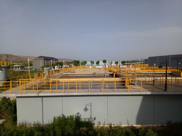 泓源污水处理公司开展夏季设备检修保养工作(图2) 泓源污水处理公司开展夏季设备检修保养工作(图2)