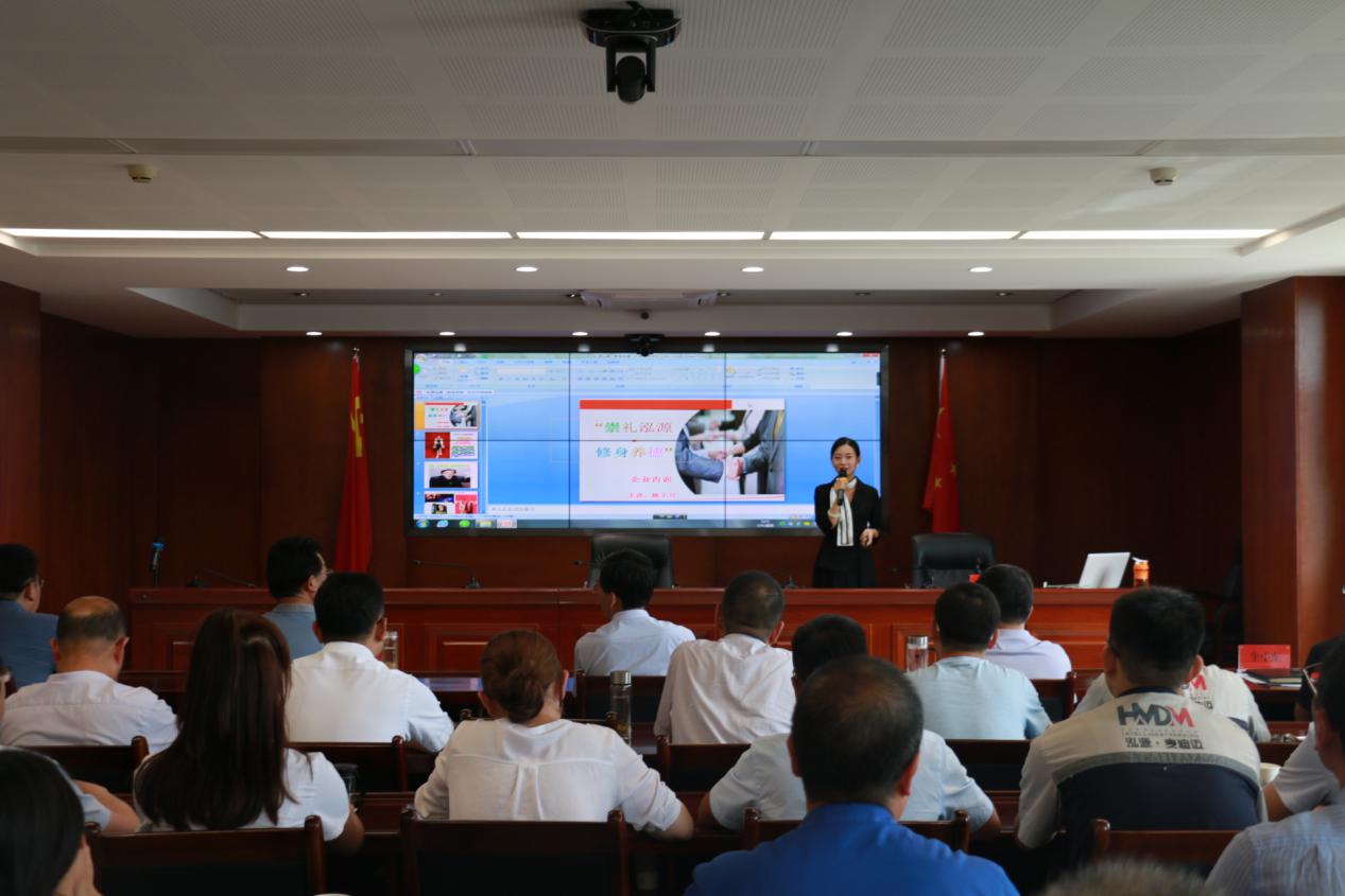 泓源公司大力提升员工素质培树企业形象(图4) 泓源公司大力提升员工素质培树企业形象(图4)